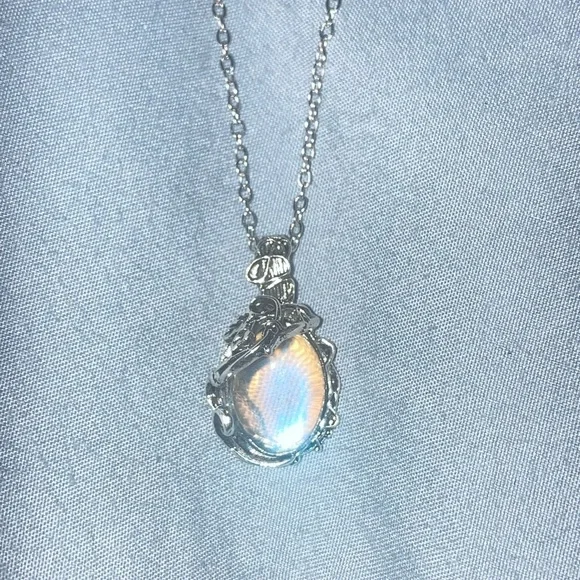 Moonstone Silver Tone Pendant Necklace - Picture 1 of 5